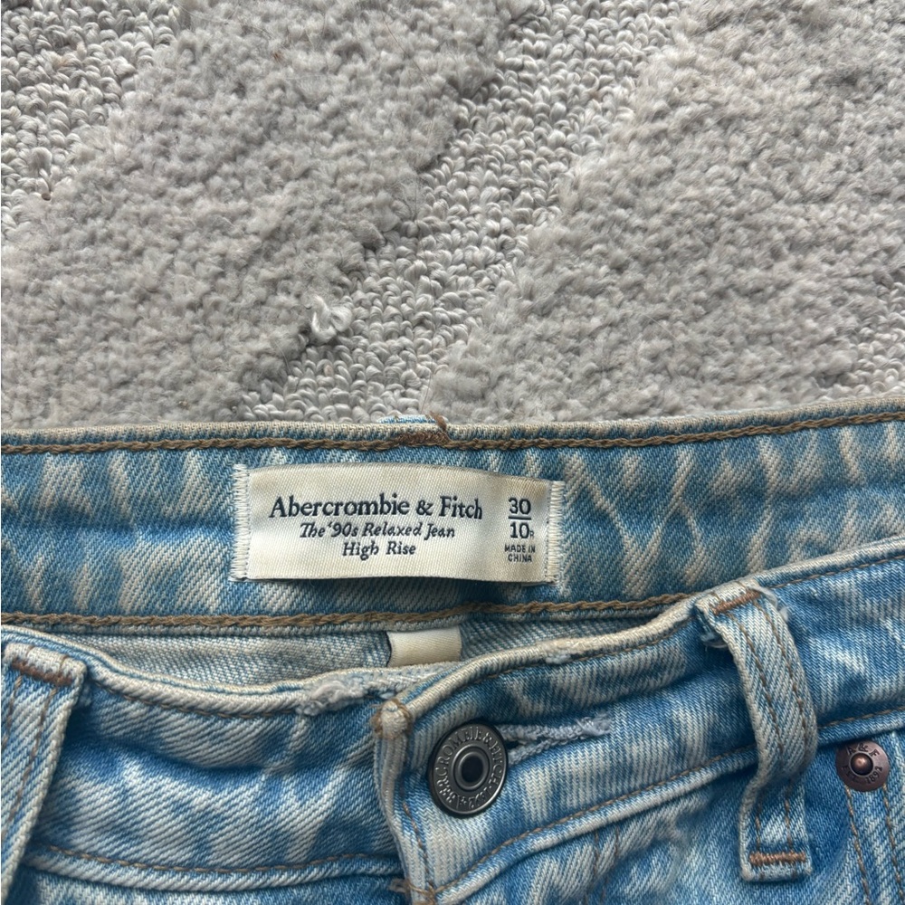 Abercrombie 90’s Relaxed Jean
